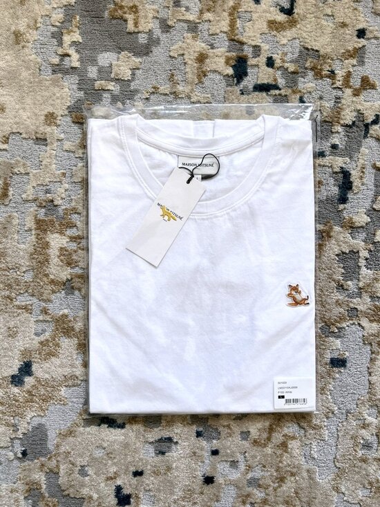 MAISON KITSUNE Other - NWT - Maison Kitsune Chillax Fox T-shirt - White🦊